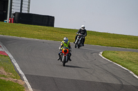 Vintage-motorcycle-club;eventdigitalimages;mallory-park;mallory-park-trackday-photographs;no-limits-trackdays;peter-wileman-photography;trackday-digital-images;trackday-photos;vmcc-festival-1000-bikes-photographs